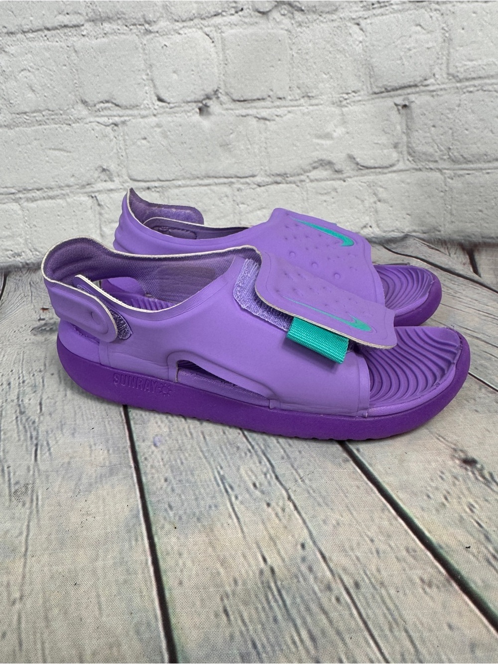 Nike Sunray purple girl sandals size 10